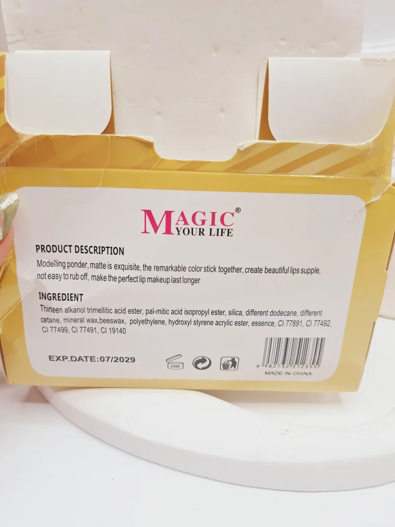 لیپ گلاس ذرات طلا برند MAGIC کد LC235